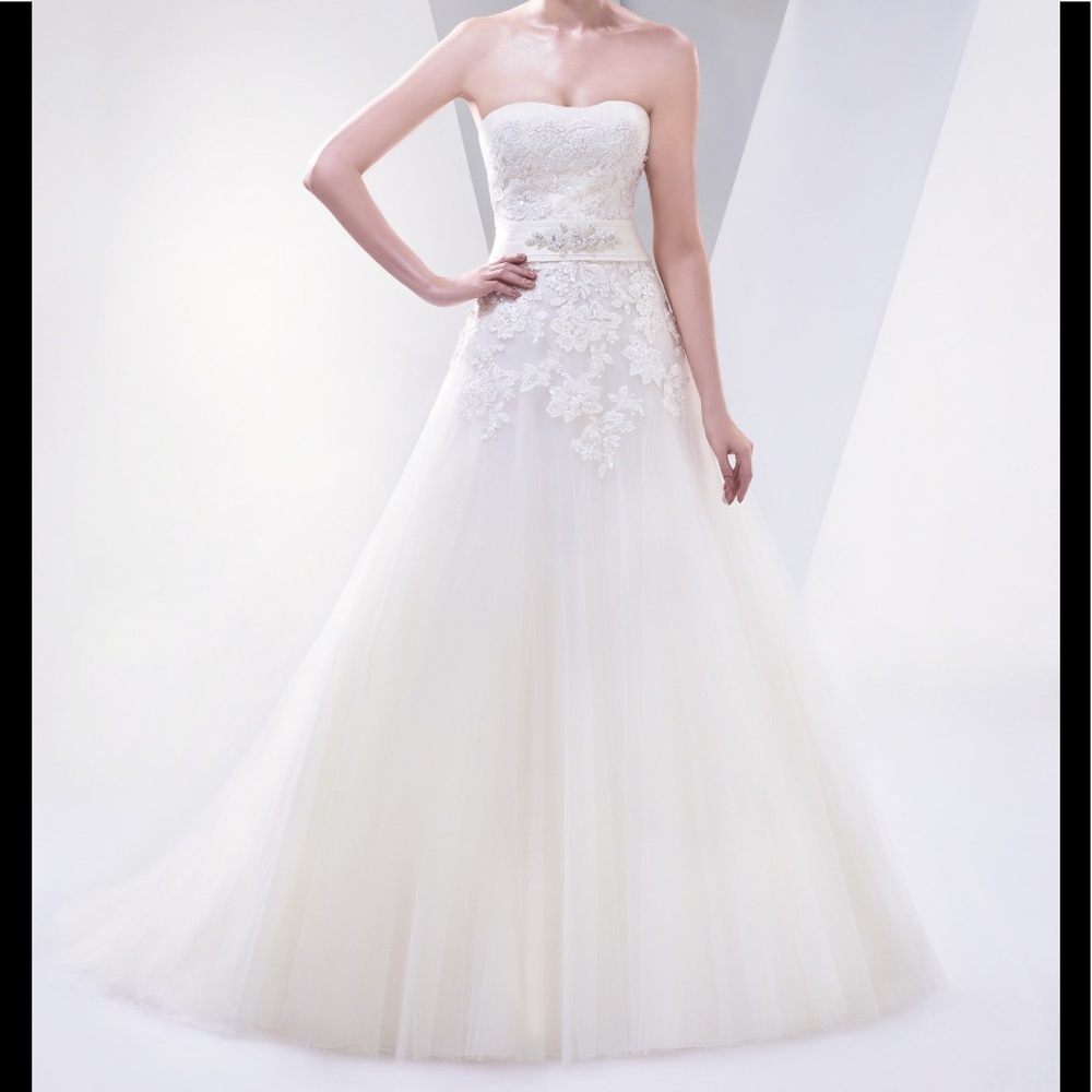 White Wedding Gown - Picture 2 of 10